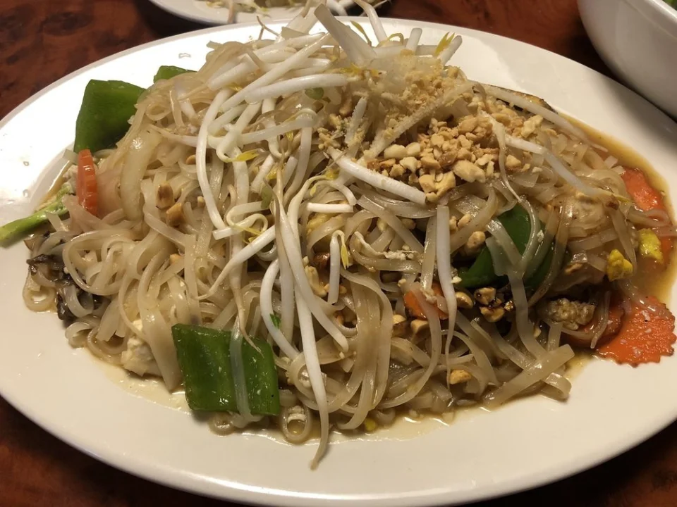 Pad Thai - Classic stir-fried rice noodles with tamarind sauce